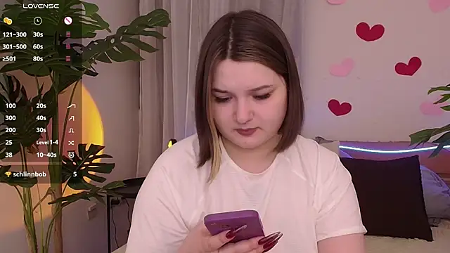 Snapshot of Alice_Walters chatting on February 4, 2025, 7:00 pm Alice Walters online show from February 4, 2025, 7:00 pm