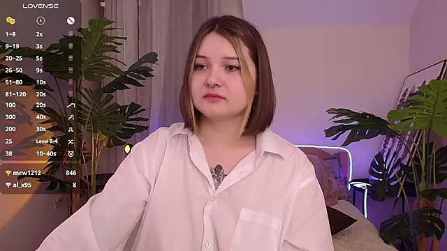 Snapshot of Alice_Walters chatting on February 27, 2025, 7:47 pm Alice Walters online show from February 27, 2025, 7:47 pm