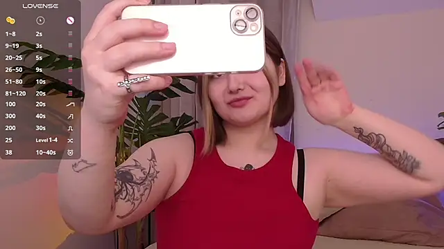 Snapshot of Alice_Walters chatting on March 6, 2025, 3:45 pm Alice Walters online show from March 6, 2025, 3:45 pm