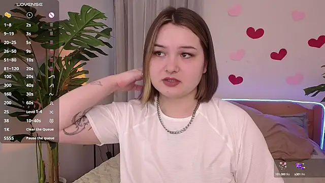 Snapshot of Alice_Walters chatting on February 7, 2025, 3:30 pm Alice Walters online show from February 7, 2025, 3:30 pm