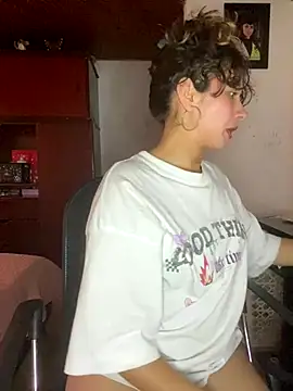 Andi9  online show from September 19, 2025, 10:14 pm