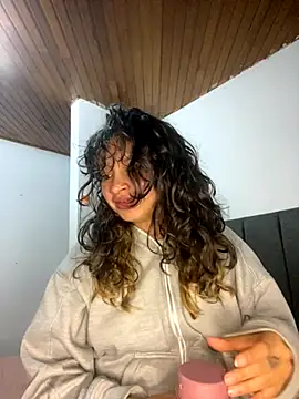 Andi9  online show from October 16, 2025, 3:15 am