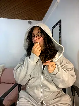 Andi9  online show from October 8, 2025, 1:07 am