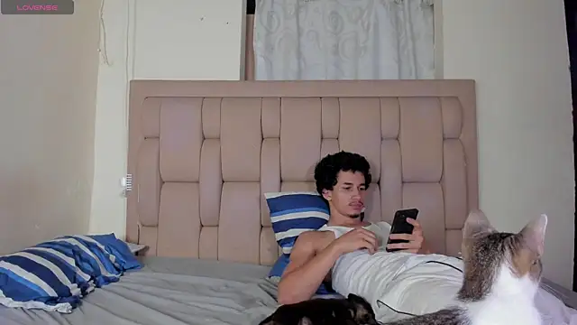 Snapshot of stepcouple_XXX chatting on September 29, 2025, 11:54 pm stepcouple XXX online show from September 29, 2025, 11:54 pm