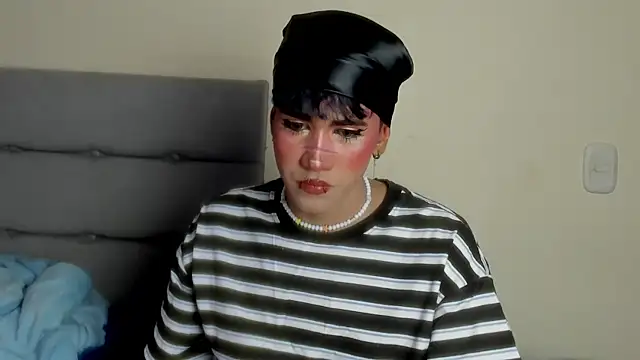 Snapshot of andrew_uwu_ chatting on January 6, 2026, 10:14 pm andrew uwu online show from January 6, 2026, 10:14 pm
