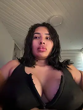 Anily Lovely online show from May 3, 2026, 8:56 pm