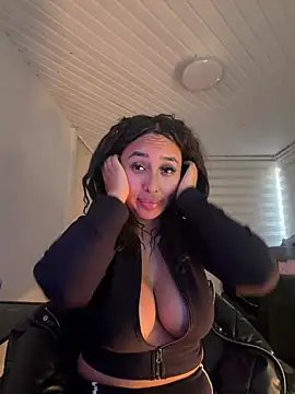 Anily Lovely online show from July 5, 2026, 9:43 pm