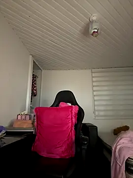 Anily Lovely online show from September 13, 2025, 11:05 pm