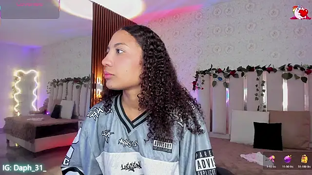 Daphnne tay online show from February 19, 2026, 3:36 am