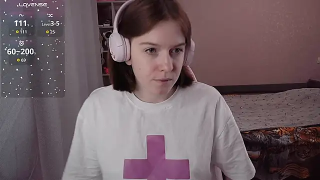 Snapshot of CassieJuice69 chatting on November 19, 2025, 5:24 pm CassieJuice69 online show from November 19, 2025, 5:24 pm