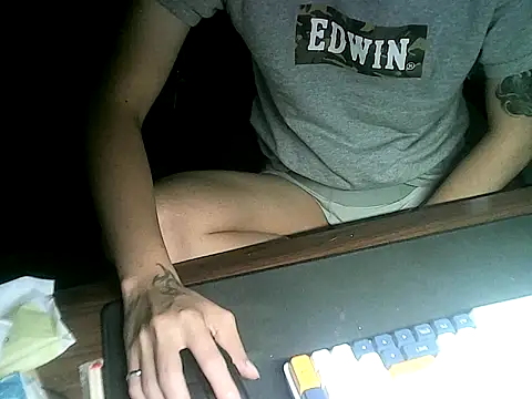 Snapshot of Ryan67533 chatting on November 15, 2025, 12:03 am Ryan67533 online show from November 15, 2025, 12:03 am