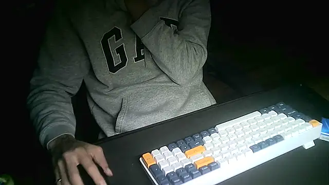 Snapshot of Ryan67533 chatting on November 23, 2025, 2:43 am Ryan67533 online show from November 23, 2025, 2:43 am