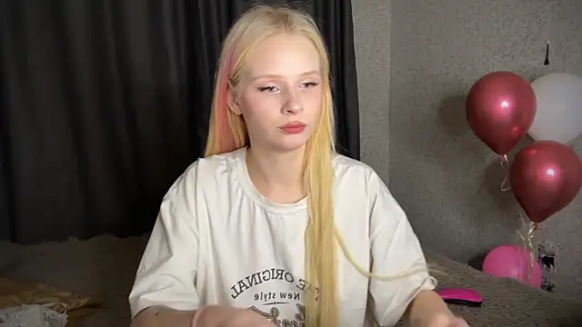 lisa barbie online show from December 15, 2024, 4:26 pm