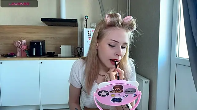 lisa barbie online show from May 13, 2026, 9:05 am
