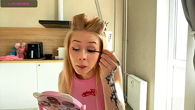 lisa barbie online show from May 20, 2026, 6:10 am