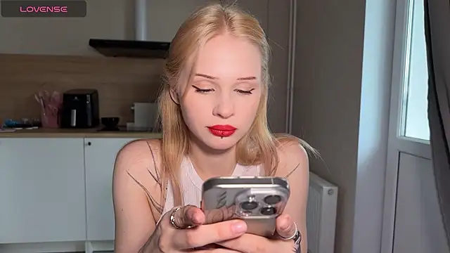 lisa barbie online show from May 28, 2026, 4:13 pm