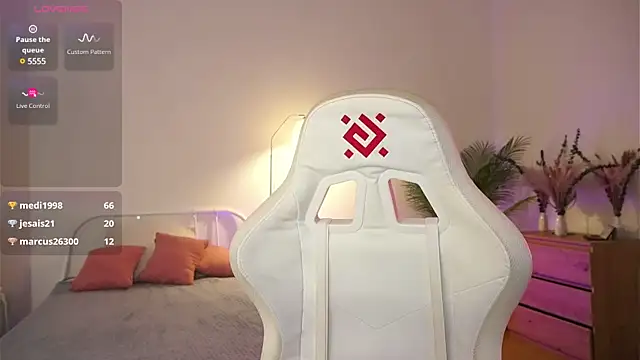 tender babyy online show from March 14, 2025, 4:40 pm