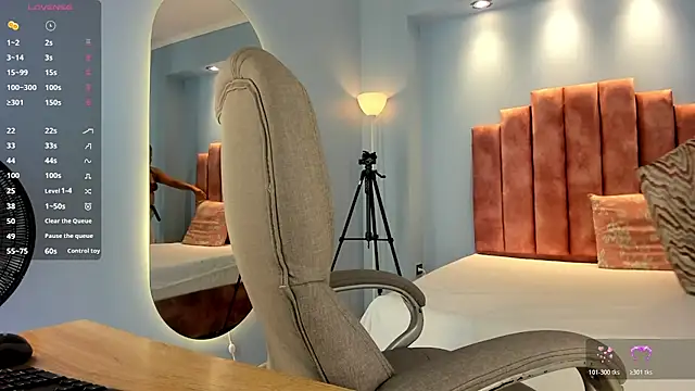 Snapshot of lou_rosse_ chatting on February 18, 2026, 7:54 pm lou rosse online show from February 18, 2026, 7:54 pm