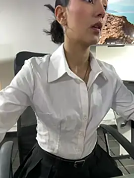 Snapshot of Amy_Kiitty_ chatting on April 10, 2026, 1:29 pm Amy Kiitty online show from April 10, 2026, 1:29 pm