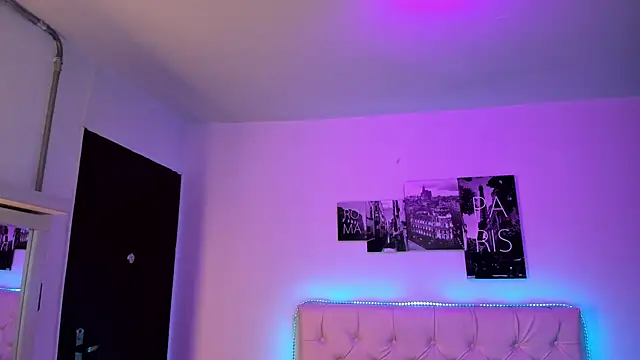 Snapshot of Amy_Kiitty_ chatting on April 1, 2026, 1:01 pm Amy Kiitty online show from April 1, 2026, 1:01 pm