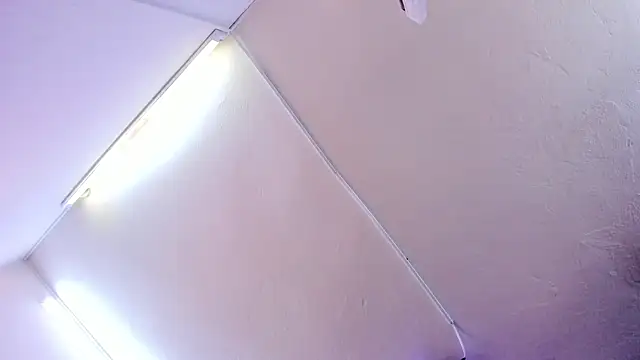 Amy Kiitty  online show from October 15, 2025, 12:35 pm