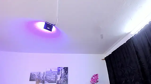 Amy Kiitty  online show from October 30, 2025, 12:36 pm