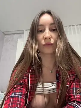 viviandaimond1 online show from April 21, 2026, 8:37 pm