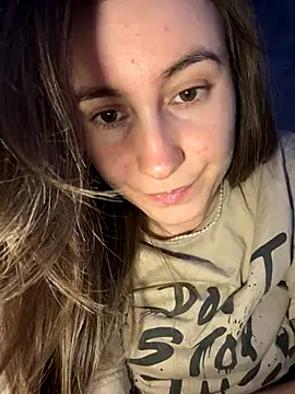 viviandaimond1 online show from October 25, 2025, 2:28 pm