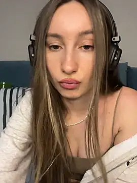 viviandaimond1 online show from February 20, 2025, 8:03 pm