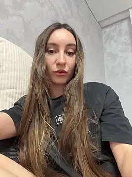 viviandaimond1 online show from November 22, 2025, 7:46 pm