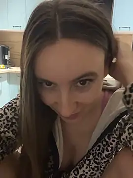 viviandaimond1 online show from March 9, 2025, 8:42 pm