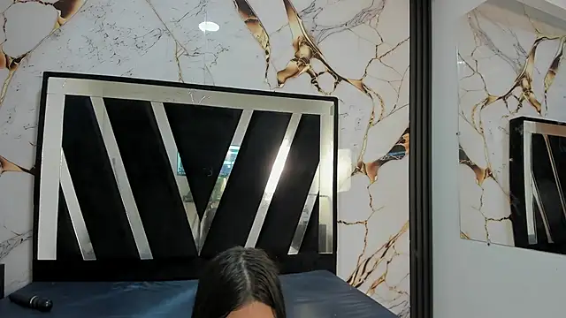 Snapshot of KarinaSimonz chatting on November 5, 2025, 7:39 pm KarinaSimonz online show from November 5, 2025, 7:39 pm