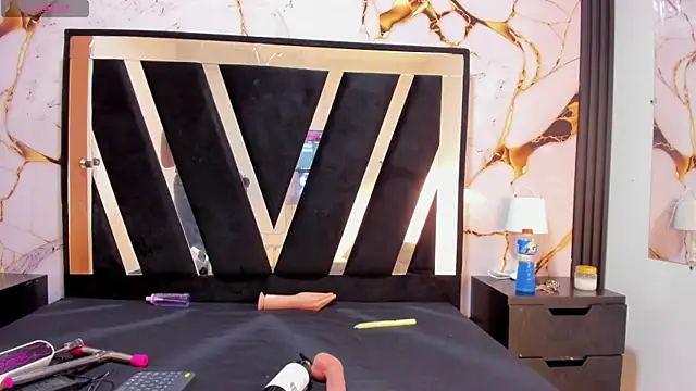 Snapshot of KarinaSimonz chatting on January 13, 2026, 8:02 pm KarinaSimonz online show from January 13, 2026, 8:02 pm