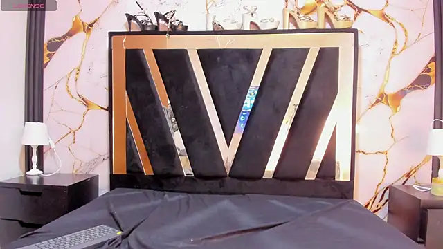 Snapshot of KarinaSimonz chatting on January 7, 2026, 8:03 pm KarinaSimonz online show from January 7, 2026, 8:03 pm