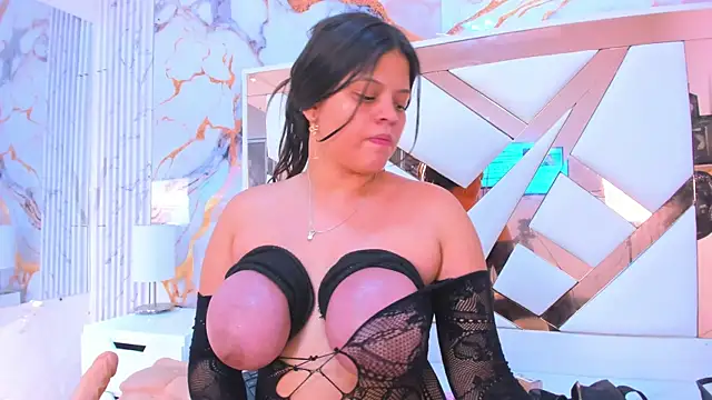 KarinaSimonz online show from April 24, 2026, 10:34 pm