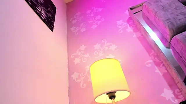 Snapshot of KarinaSimonz chatting on April 6, 2026, 2:51 am KarinaSimonz online show from April 6, 2026, 2:51 am