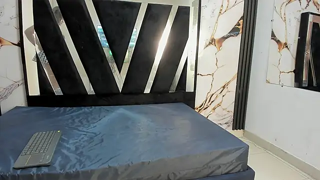 Snapshot of KarinaSimonz chatting on November 15, 2025, 7:40 pm KarinaSimonz online show from November 15, 2025, 7:40 pm