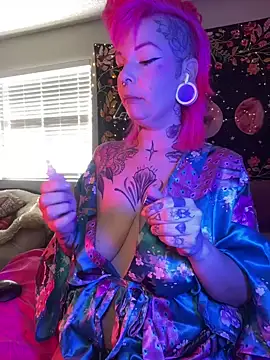 Snapshot of GoldieBakeman chatting on February 19, 2025, 6:32 pm GoldieBakeman online show from February 19, 2025, 6:32 pm