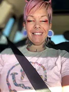 Snapshot of GoldieBakeman chatting on October 23, 2025, 10:30 pm GoldieBakeman online show from October 23, 2025, 10:30 pm