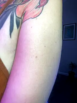 Snapshot of GoldieBakeman chatting on September 25, 2025, 5:41 pm GoldieBakeman online show from September 25, 2025, 5:41 pm