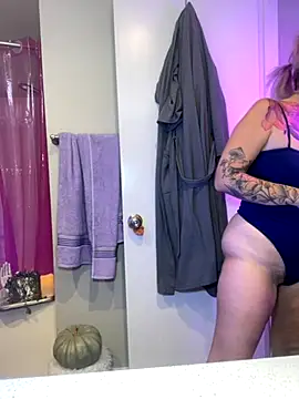 Snapshot of GoldieBakeman chatting on September 23, 2025, 4:14 pm GoldieBakeman online show from September 23, 2025, 4:14 pm