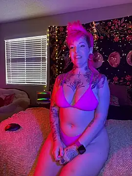 Snapshot of GoldieBakeman chatting on March 4, 2025, 8:49 pm GoldieBakeman online show from March 4, 2025, 8:49 pm