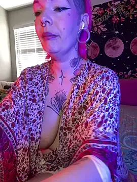 Snapshot of GoldieBakeman chatting on February 21, 2025, 5:20 pm GoldieBakeman online show from February 21, 2025, 5:20 pm