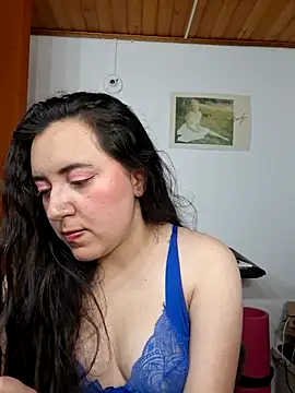 Snapshot of Emi_chik chatting on June 19, 2026, 5:46 am Emi chik online show from June 19, 2026, 5:46 am