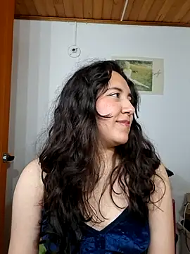 Snapshot of Emi_chik chatting on June 25, 2026, 6:18 am Emi chik online show from June 25, 2026, 6:18 am