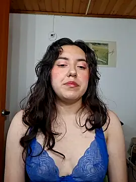 Snapshot of Emi_chik chatting on July 3, 2026, 4:41 am Emi chik online show from July 3, 2026, 4:41 am
