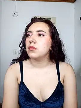 Snapshot of Emi_chik chatting on January 11, 2025, 2:52 am Emi chik online show from January 11, 2025, 2:52 am