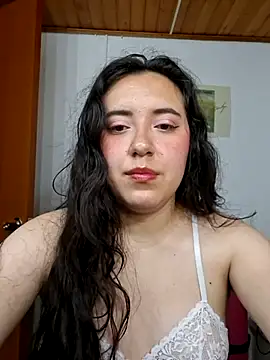 Snapshot of Emi_chik chatting on April 5, 2026, 9:27 am Emi chik online show from April 5, 2026, 9:27 am