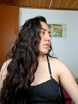 Snapshot of Emi_chik chatting on April 2, 2026, 11:39 am Emi chik online show from April 2, 2026, 11:39 am