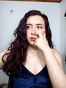 Snapshot of Emi_chik chatting on January 10, 2025, 10:17 am Emi chik online show from January 10, 2025, 10:17 am